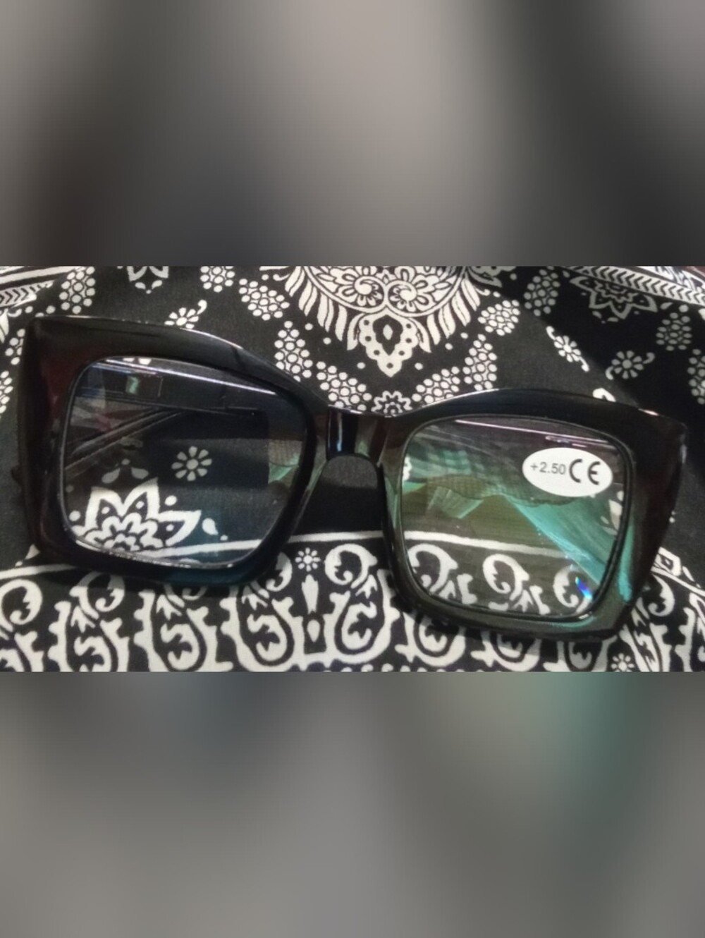 Classic Black Women’s Fashion Glasses Readers.+2.50